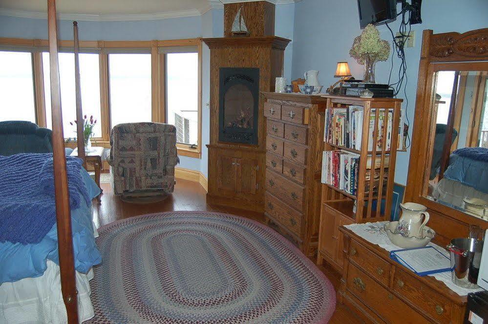 Wave Walker Bed And Breakfast Surry Exteriör bild