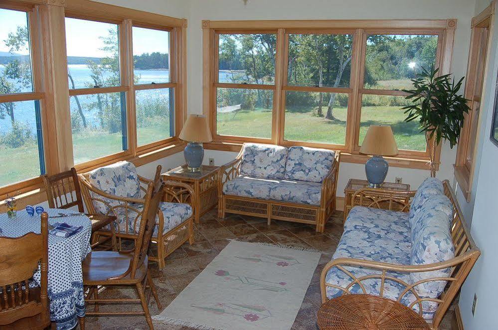 Wave Walker Bed And Breakfast Surry Exteriör bild